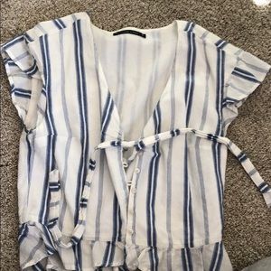 Fun lose summer top!